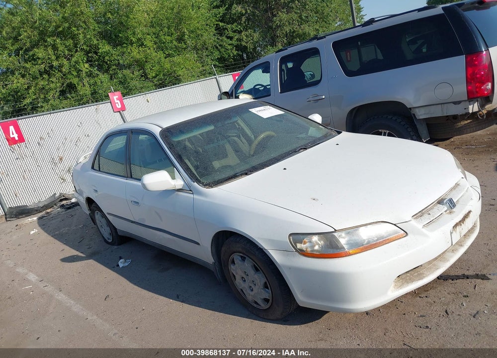2000 HONDA ACCORD 2.3 LX VIN: JHMCG5649YC017467
