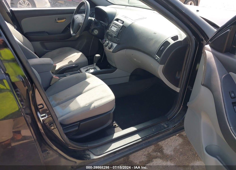2010 HYUNDAI ELANTRA GLS VIN: KMHDU4AD8AU990156