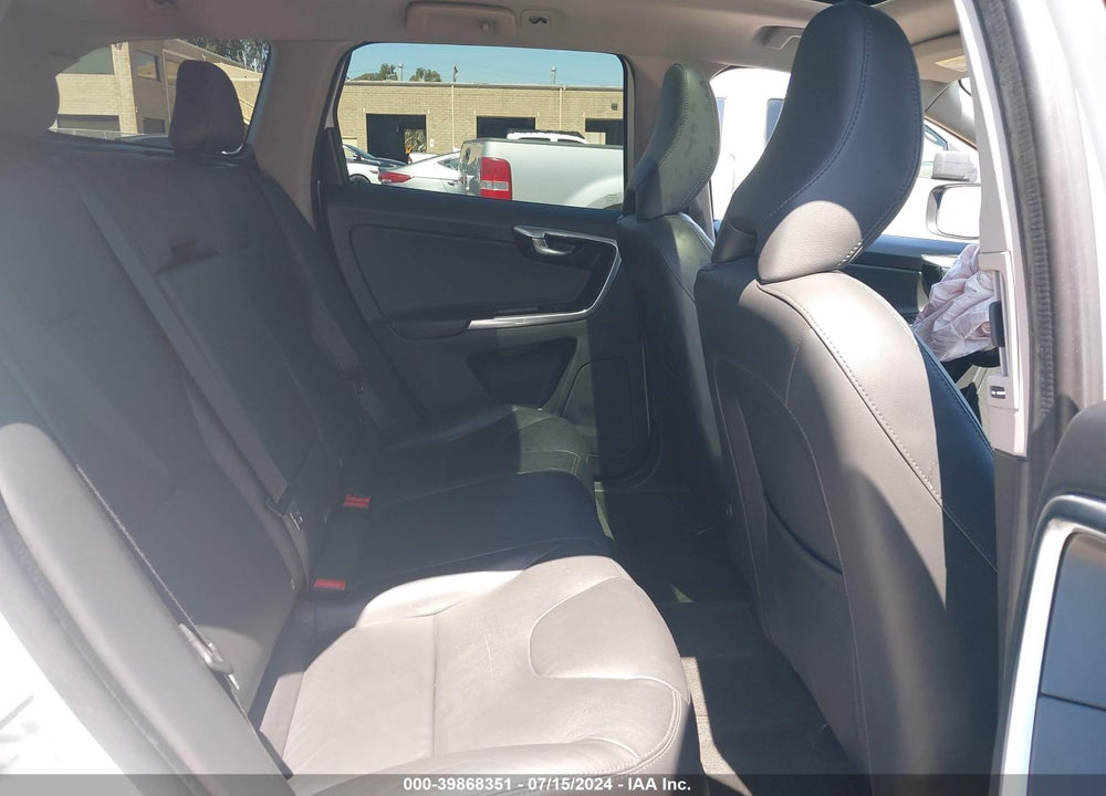 2016 VOLVO XC60 T5 PREMIER VIN: YV4612RK7G2849738