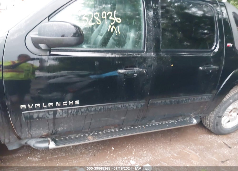 2011 CHEVROLET AVALANCHE 1500 LT1 VIN: 3GNTKFE31BG219049