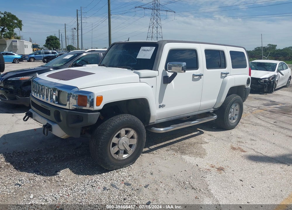2008 HUMMER H3 SUV VIN: 5GTEN13E388113693