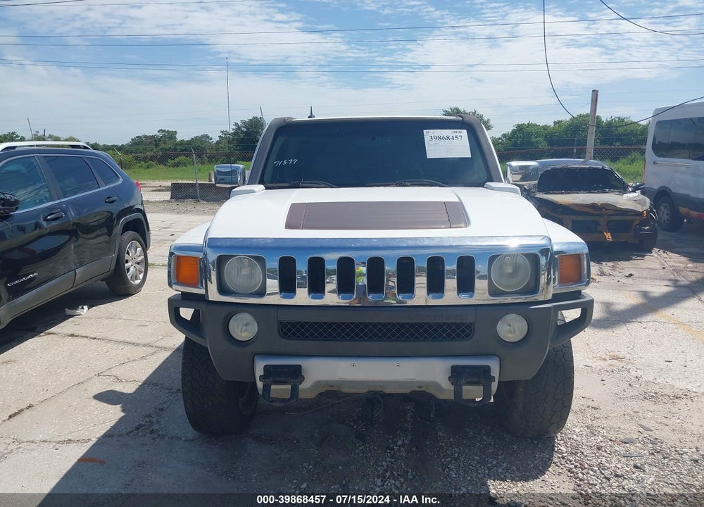2008 HUMMER H3 SUV VIN: 5GTEN13E388113693