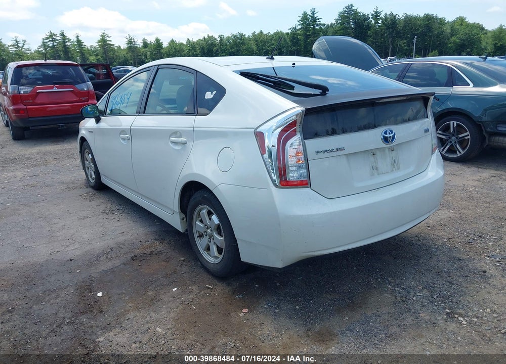 2013 TOYOTA PRIUS TWO VIN: JTDKN3DU7D5562219