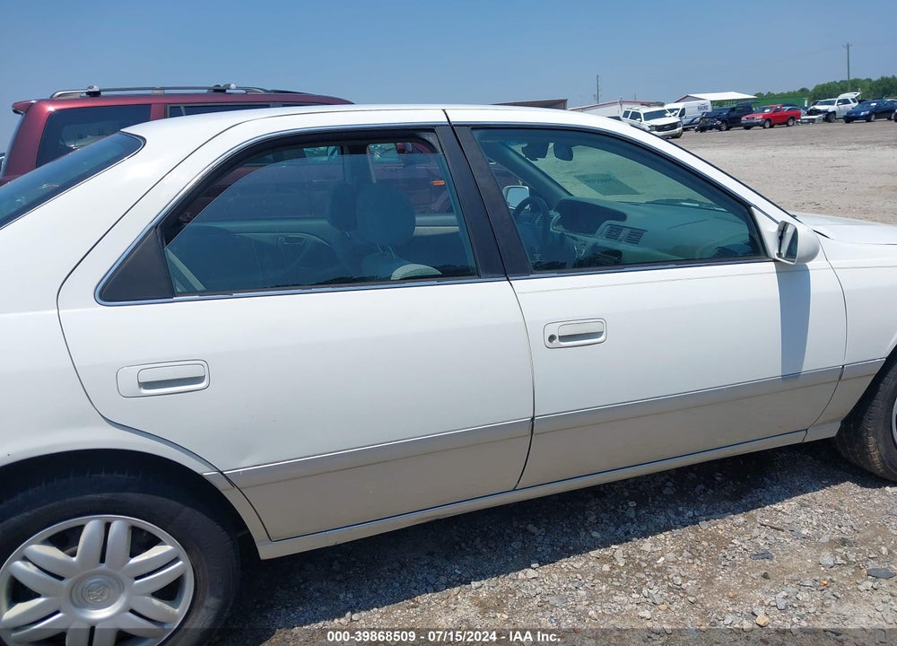 2000 TOYOTA CAMRY LE VIN: 4T1BG22K7YU986450