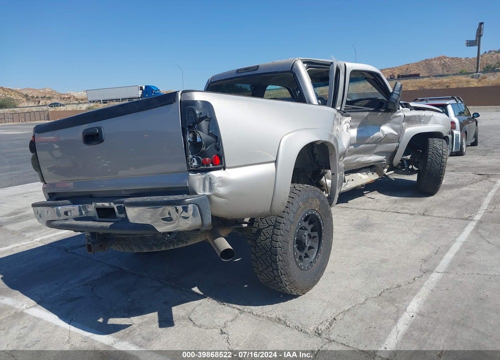 2005 CHEVROLET SILVERADO 2500HD LT VIN: 1GCHK23U45F941768