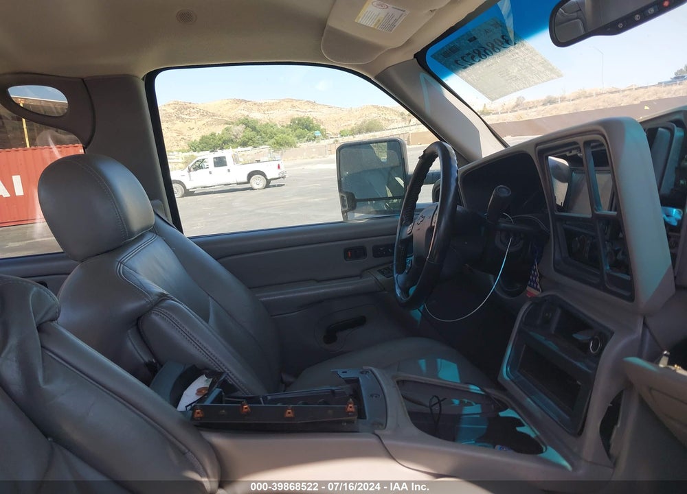 2005 CHEVROLET SILVERADO 2500HD LT VIN: 1GCHK23U45F941768