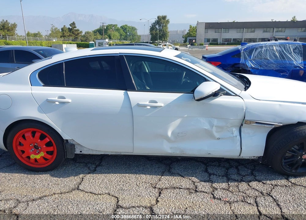 2018 JAGUAR XE 25T PREMIUM VIN: SAJAD4FX1JCP35110