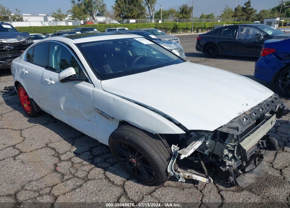 2018 JAGUAR XE 25T PREMIUM VIN: SAJAD4FX1JCP35110