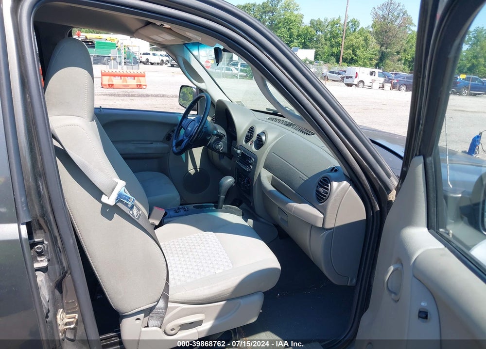 2005 JEEP LIBERTY SPORT VIN: 1J4GK48K65W510549