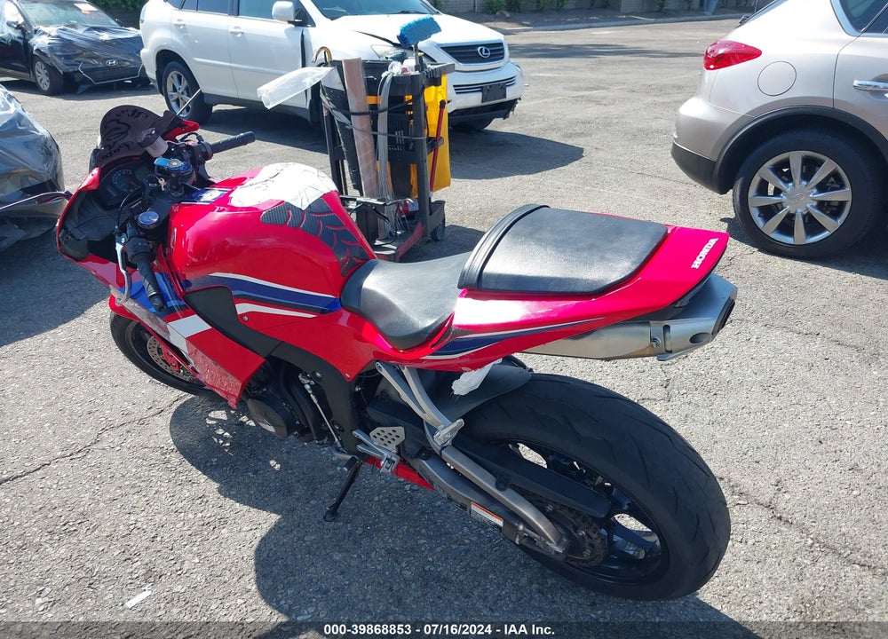 2021 HONDA CBR600 RR VIN: JH2PC40H3MK700065