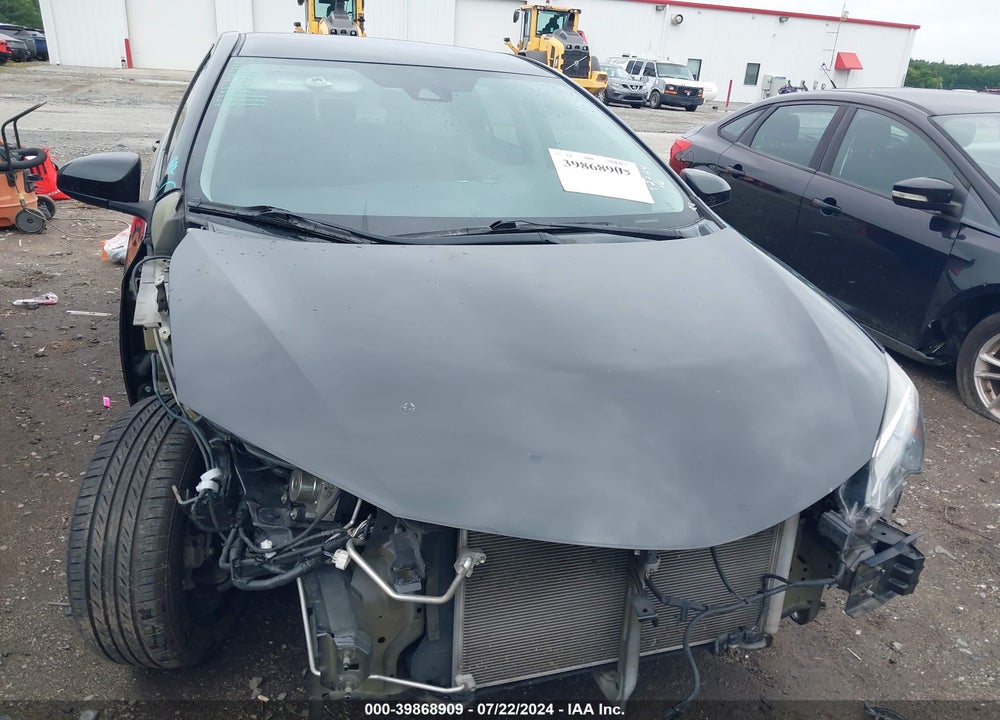 2018 TOYOTA COROLLA LE VIN: 5YFBURHE9JP767239
