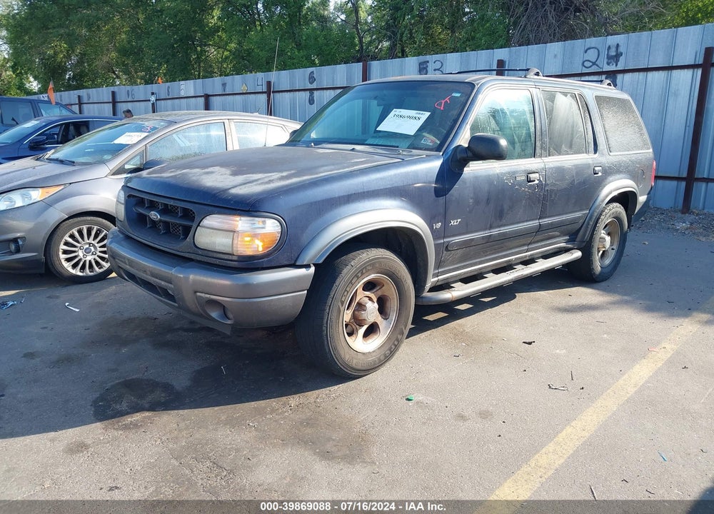 2000 FORD EXPLORER XLT VIN: 1FMZU83P8YZB03785