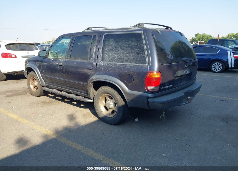 2000 FORD EXPLORER XLT VIN: 1FMZU83P8YZB03785