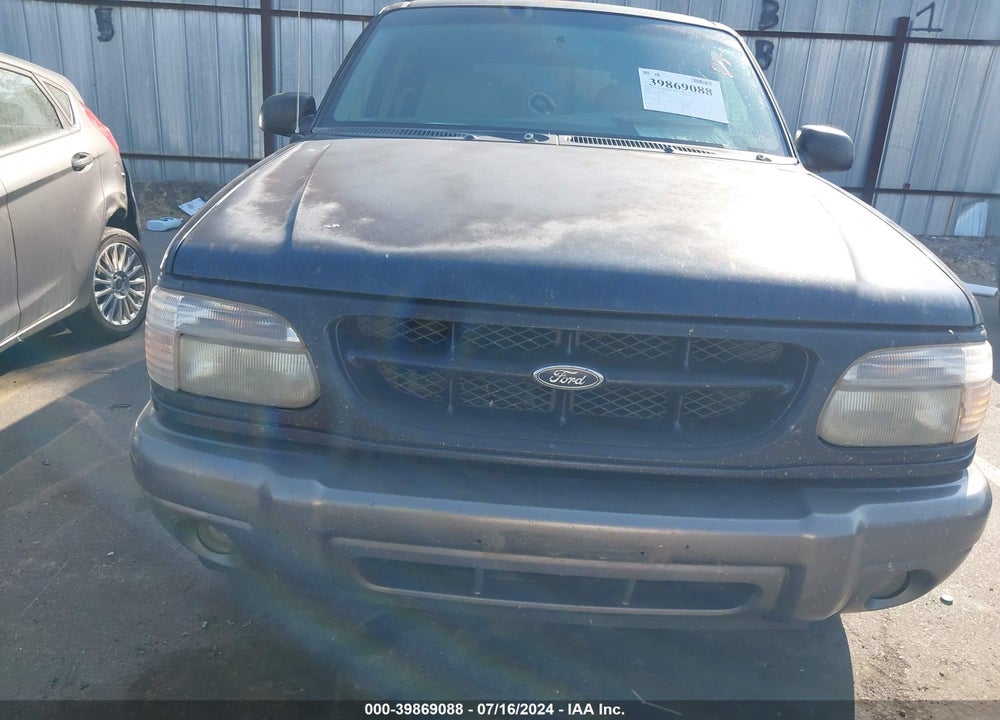 2000 FORD EXPLORER XLT VIN: 1FMZU83P8YZB03785