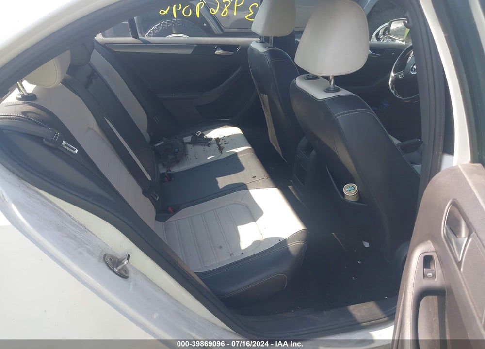2017 VOLKSWAGEN JETTA 1.8T SPORT VIN: 3VWD17AJ6HM324090