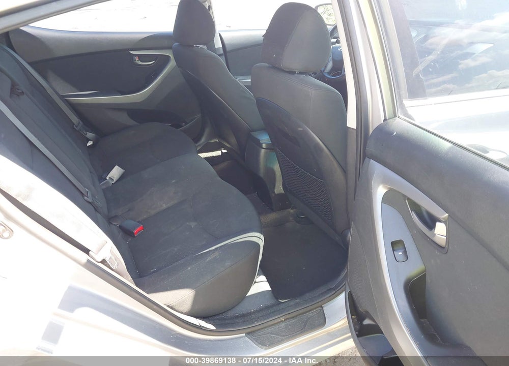 2015 HYUNDAI ELANTRA SE VIN: KMHDH4AE8FU366829