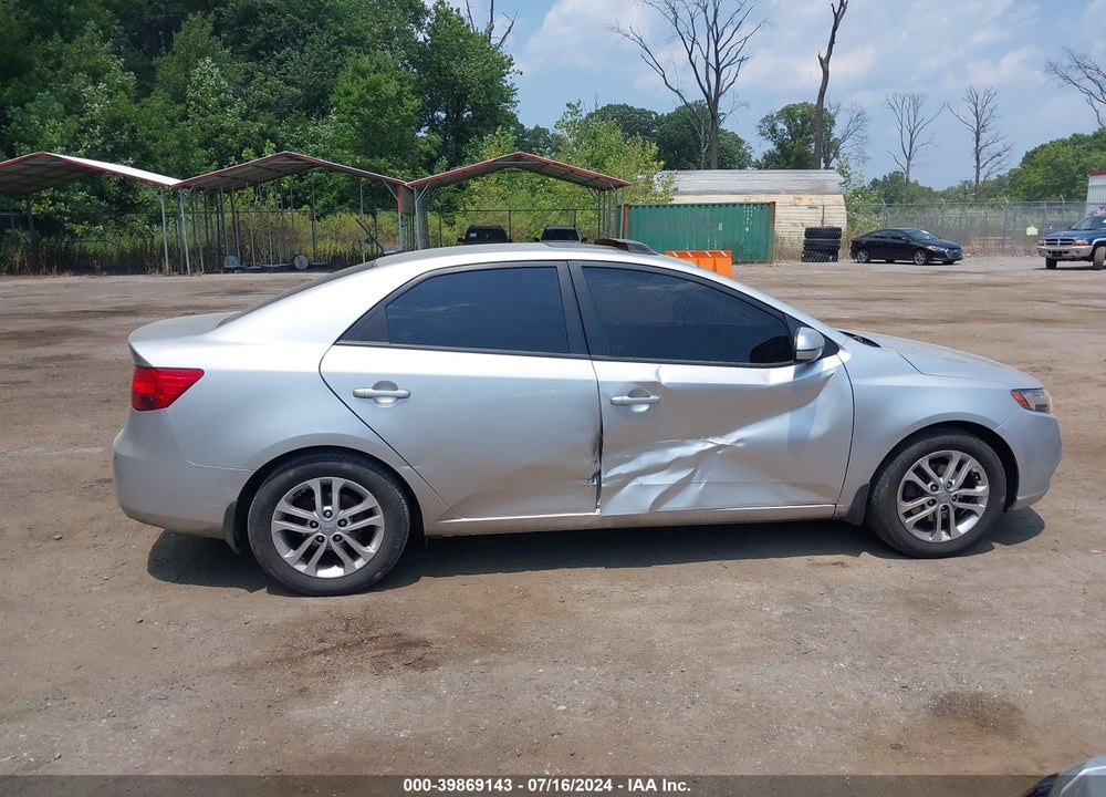 2011 KIA FORTE EX VIN: KNAFU4A29B5390766