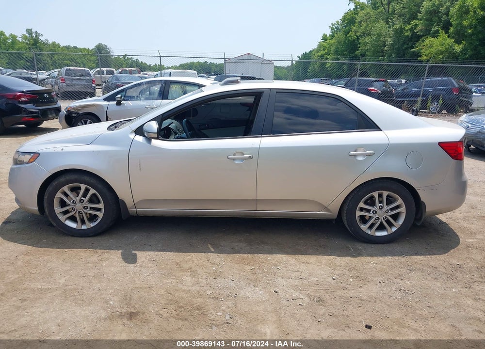 2011 KIA FORTE EX VIN: KNAFU4A29B5390766