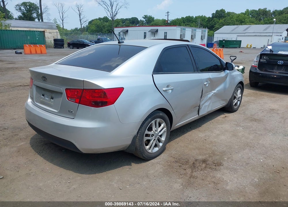 2011 KIA FORTE EX VIN: KNAFU4A29B5390766