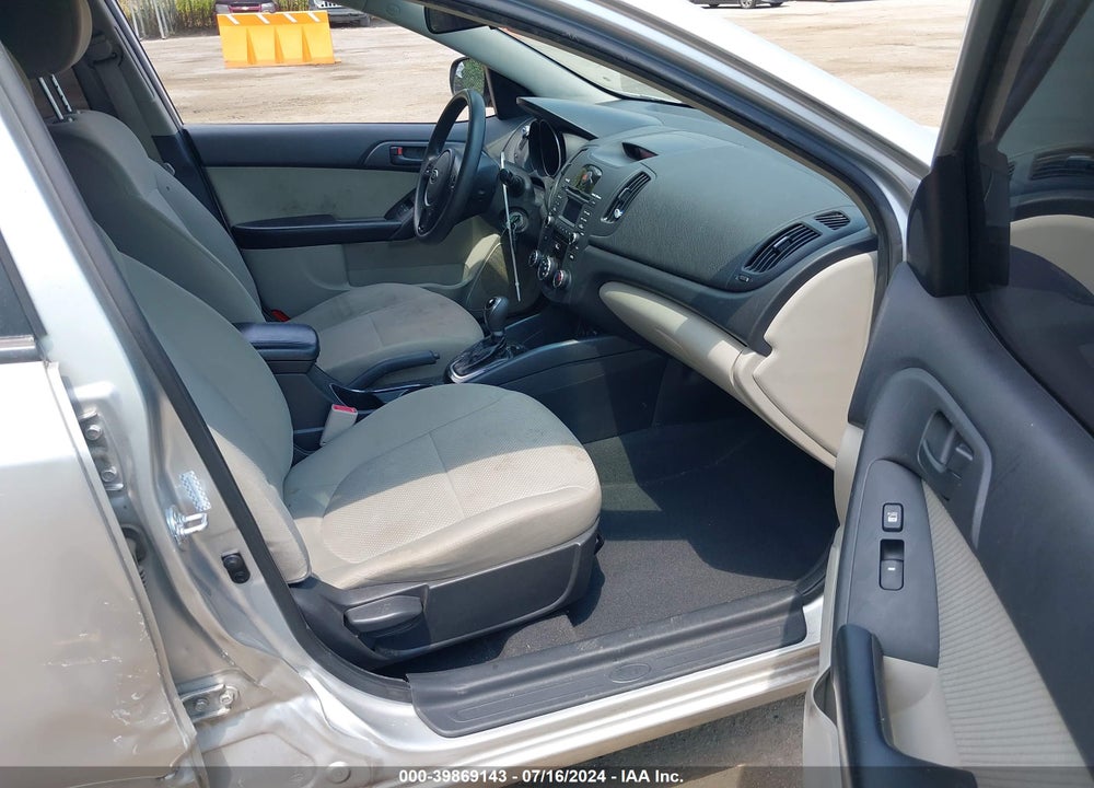 2011 KIA FORTE EX VIN: KNAFU4A29B5390766