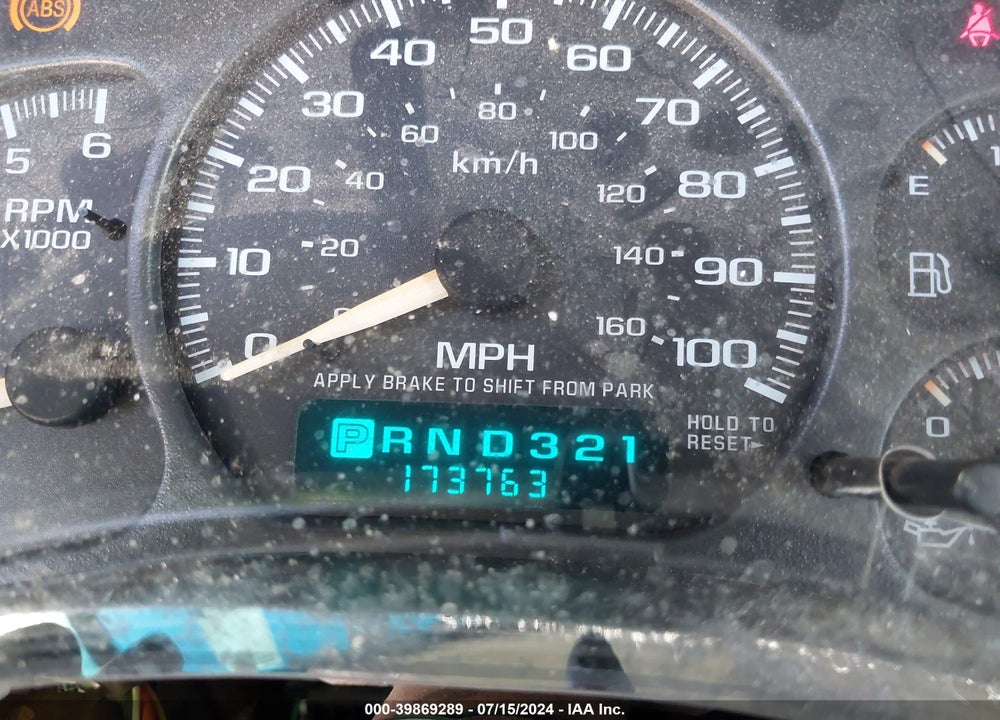 2002 CHEVROLET SILVERADO 1500 LS VIN: 2GCEC19V521232442