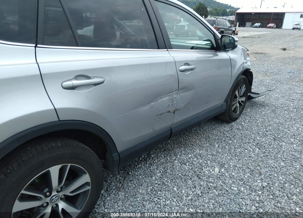 2017 TOYOTA RAV4 XLE VIN: 2T3WFREV3HW360923