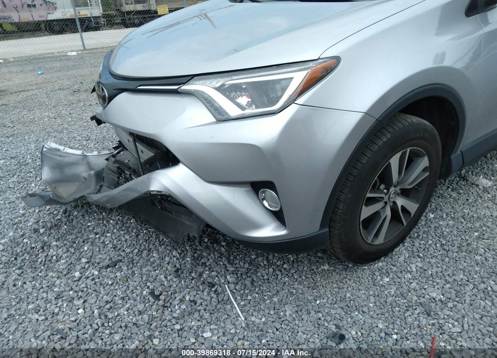 2017 TOYOTA RAV4 XLE VIN: 2T3WFREV3HW360923