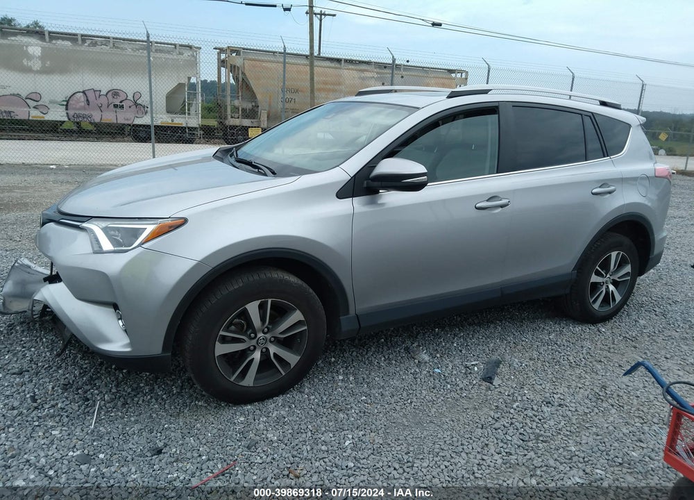 2017 TOYOTA RAV4 XLE VIN: 2T3WFREV3HW360923