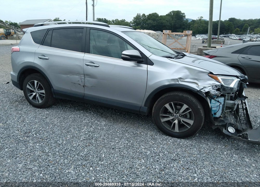 2017 TOYOTA RAV4 XLE VIN: 2T3WFREV3HW360923