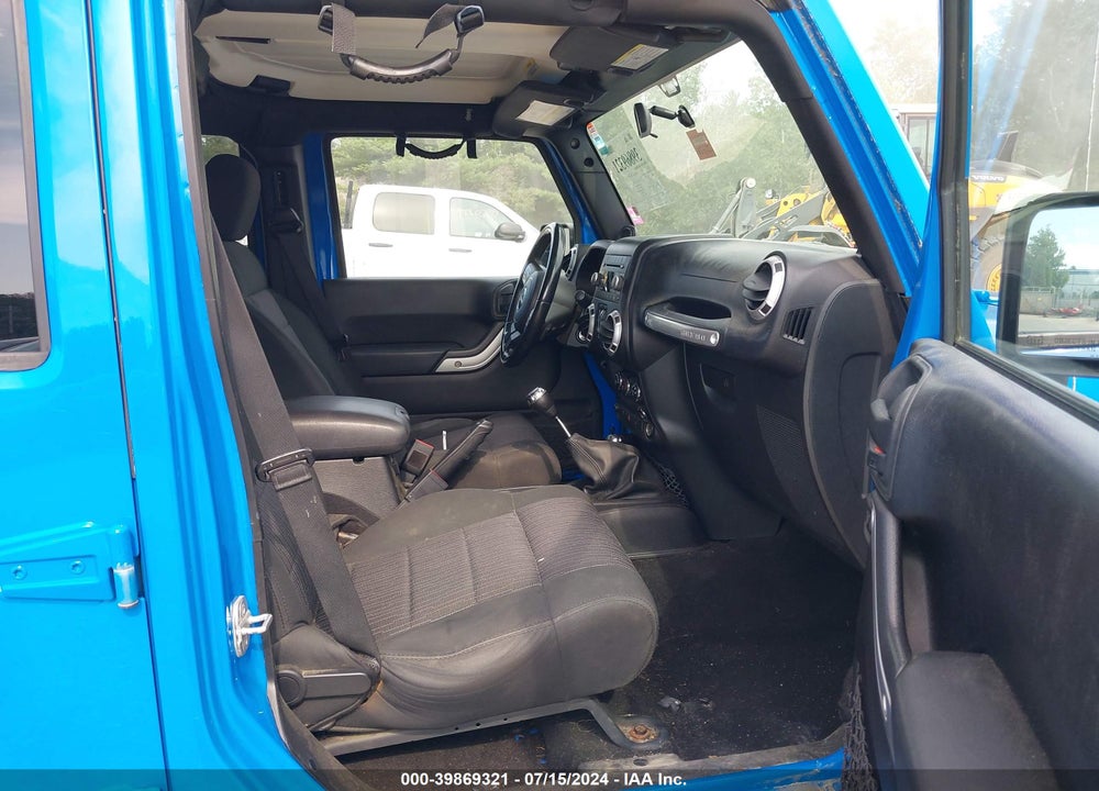 2011 JEEP WRANGLER UNLIMITED SAHARA VIN: 1J4BA5H16BL635932