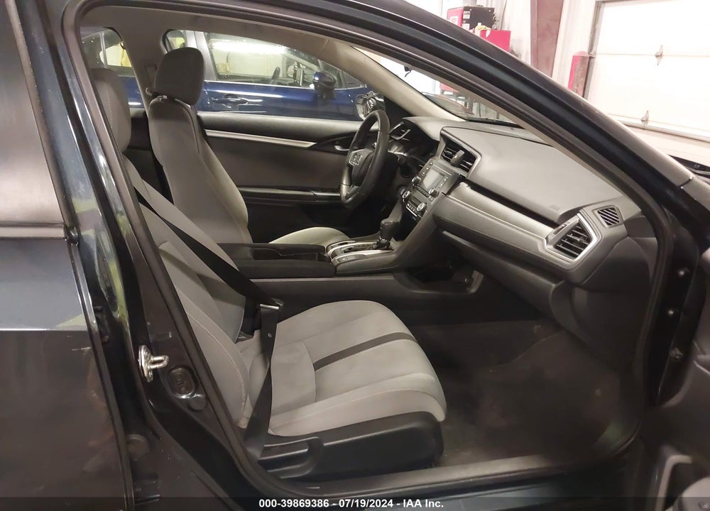 2018 HONDA CIVIC LX VIN: 2HGFC2F5XJH543399