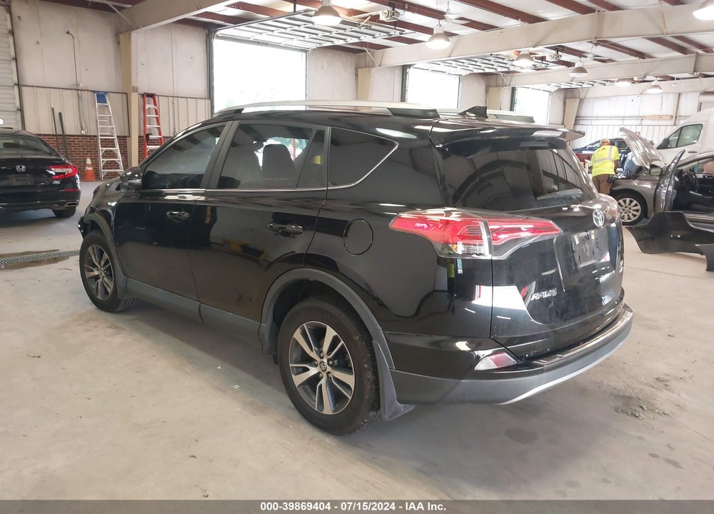 2017 TOYOTA RAV4 XLE VIN: 2T3RFREV1HW665740