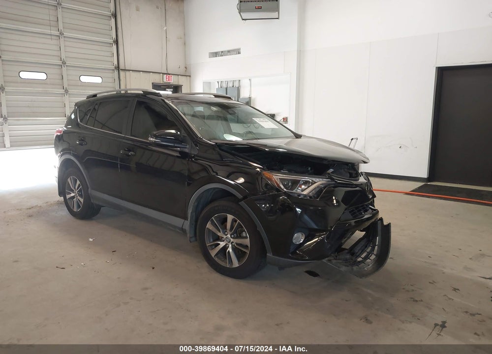 2017 TOYOTA RAV4 XLE VIN: 2T3RFREV1HW665740
