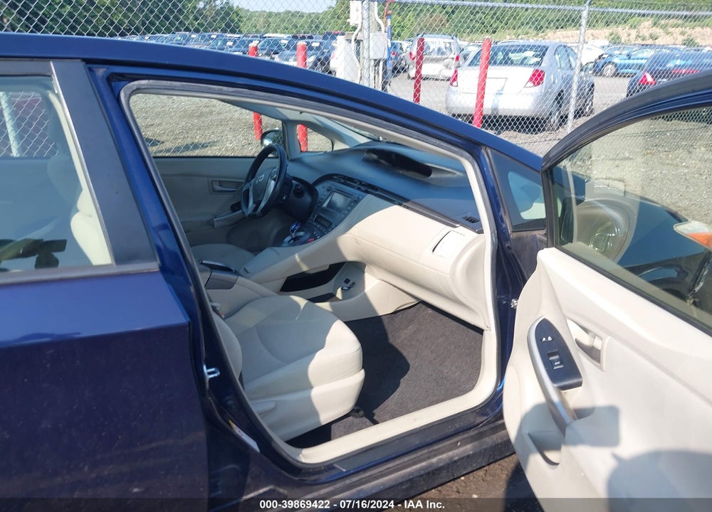 2014 TOYOTA PRIUS TWO VIN: JTDKN3DUXE1792605