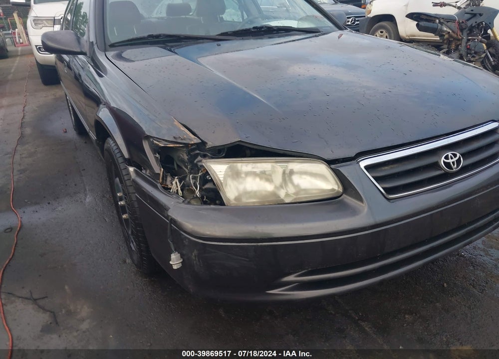 2000 TOYOTA CAMRY XLE V6 VIN: 4T1BF28K8YU937865