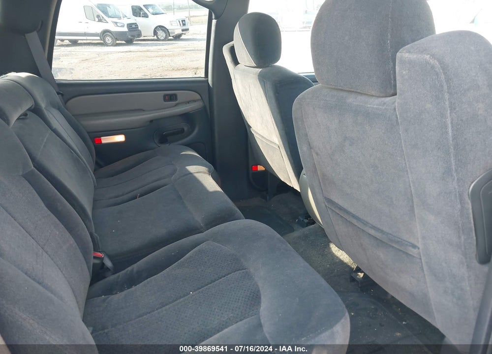2000 CHEVROLET TAHOE ALL NEW LS VIN: 1GNEK13T8YJ135624