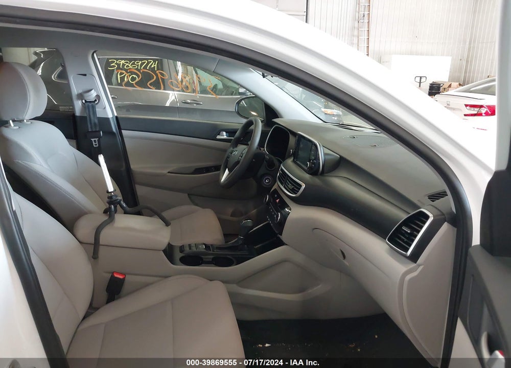 2021 HYUNDAI TUCSON SE VIN: KM8J23A4XMU402944