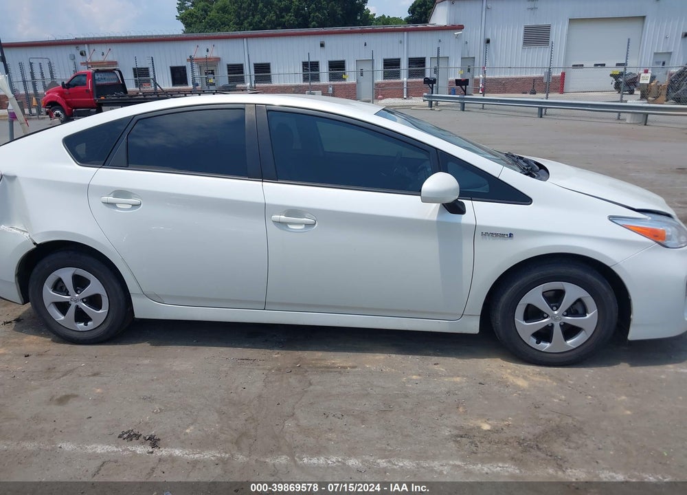 2015 TOYOTA PRIUS TWO VIN: JTDKN3DU3F1926548
