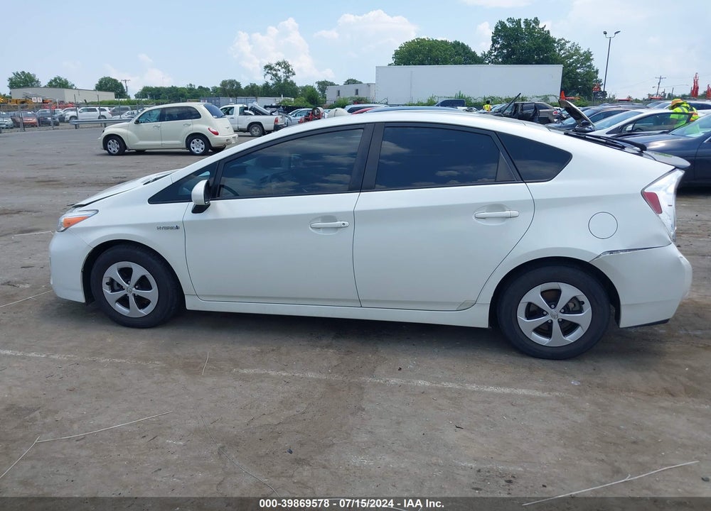 2015 TOYOTA PRIUS TWO VIN: JTDKN3DU3F1926548