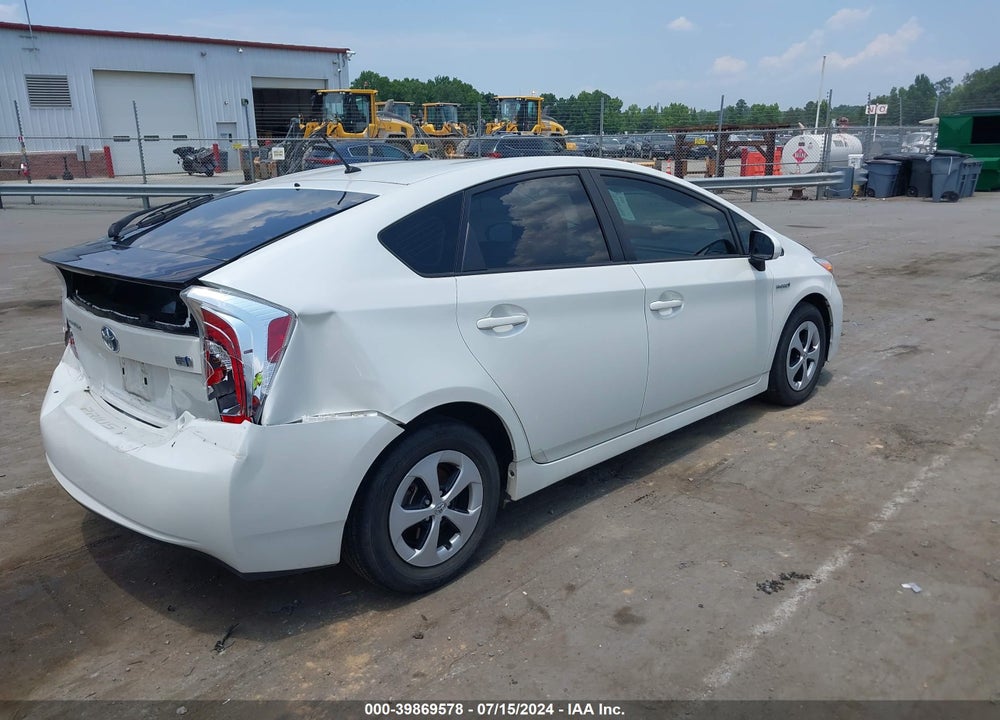 2015 TOYOTA PRIUS TWO VIN: JTDKN3DU3F1926548