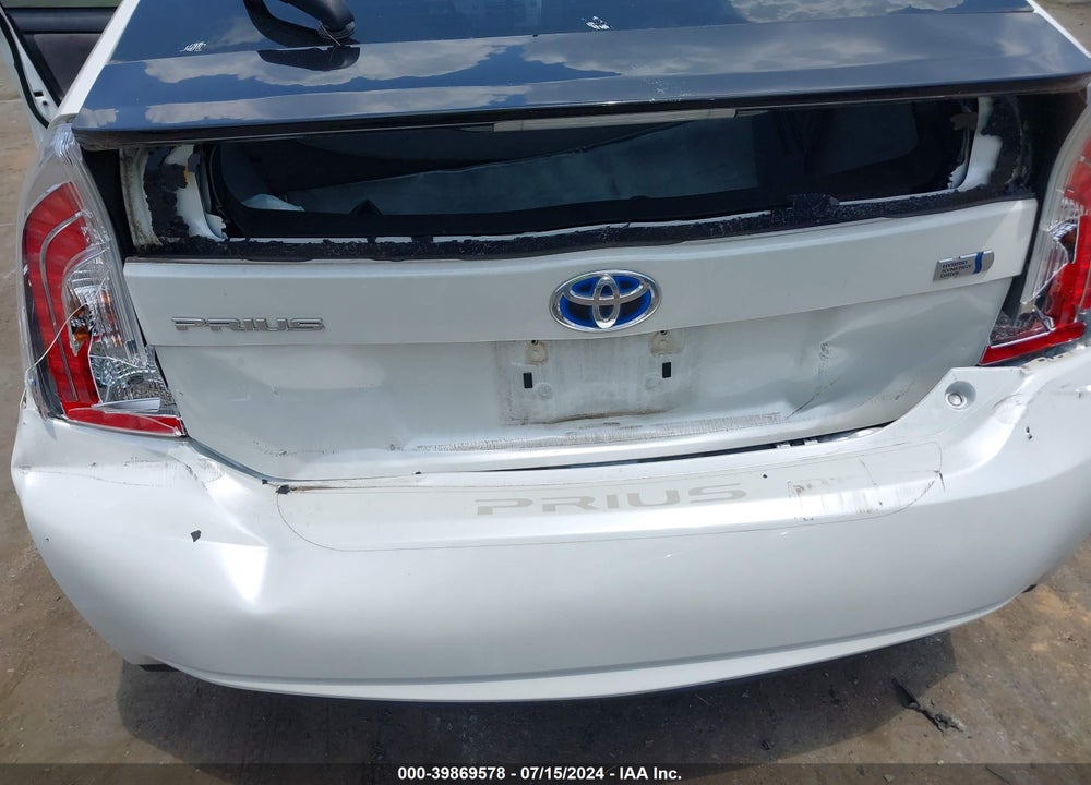 2015 TOYOTA PRIUS TWO VIN: JTDKN3DU3F1926548