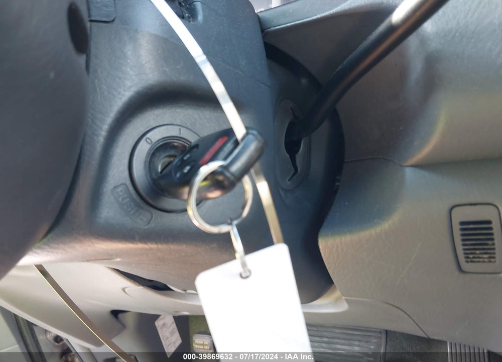 2006 HONDA PILOT EX-L VIN: 2HKYF18576H563601