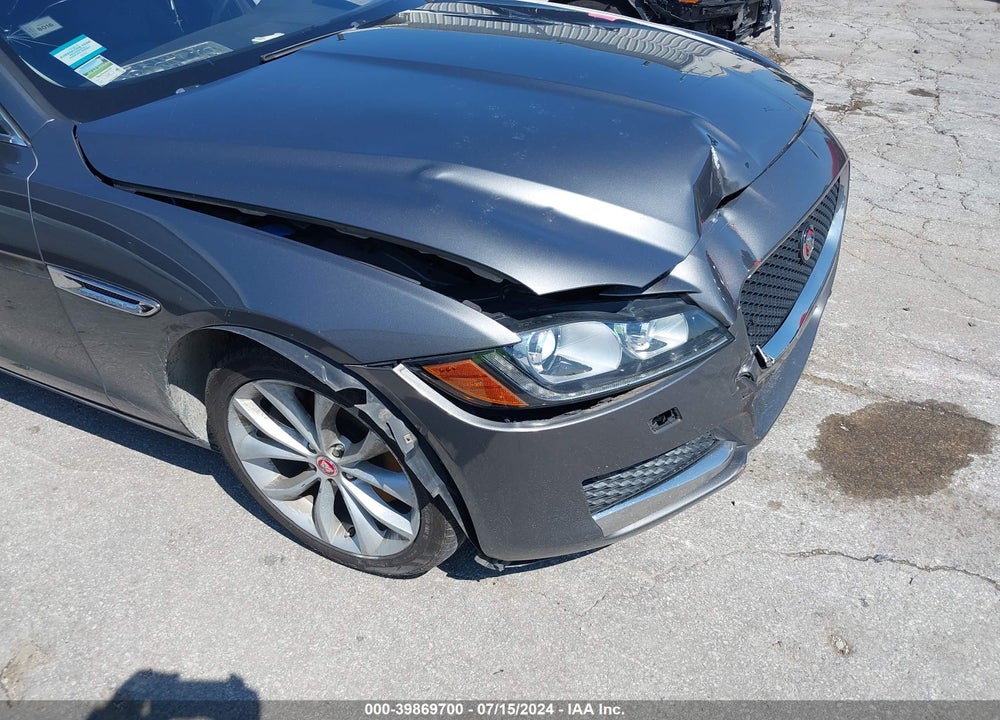 2018 JAGUAR XF 25T PREMIUM VIN: SAJBJ4FX3JCY55780