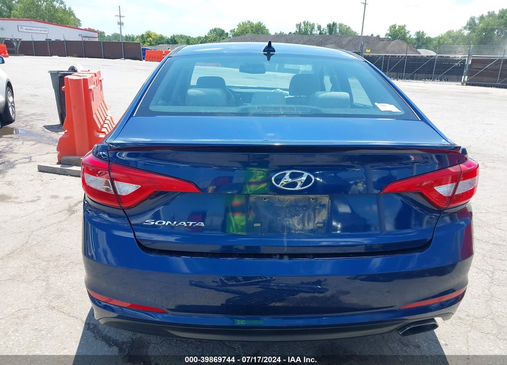 2015 HYUNDAI SONATA SE VIN: 5NPE24AF1FH160393