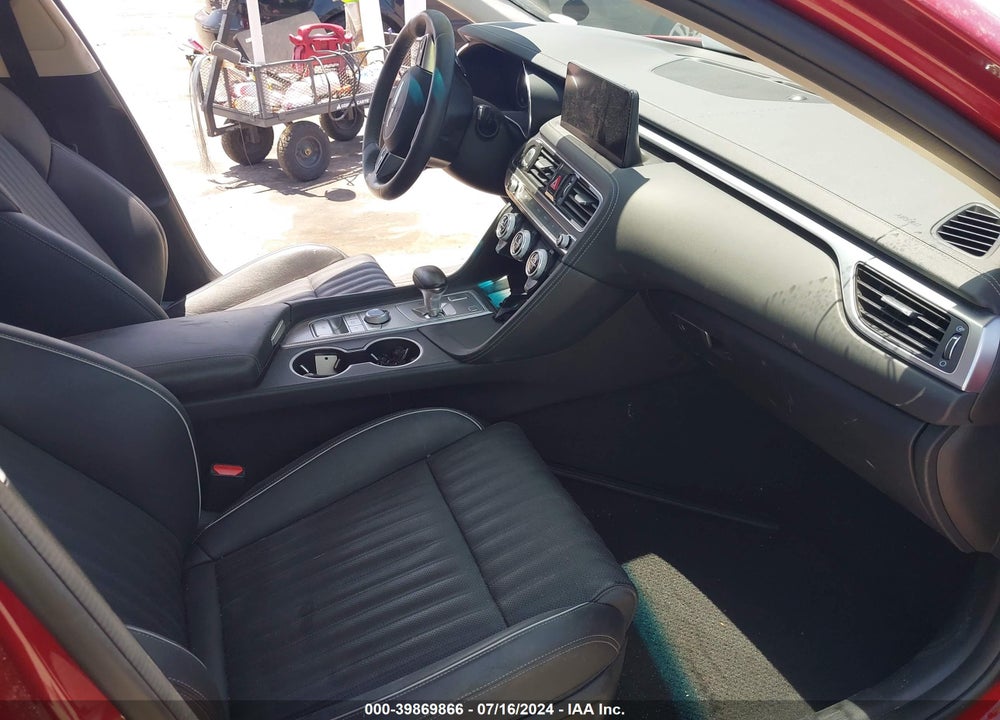 2022 GENESIS G70 2.0T RWD VIN: KMTG34TA6NU099720