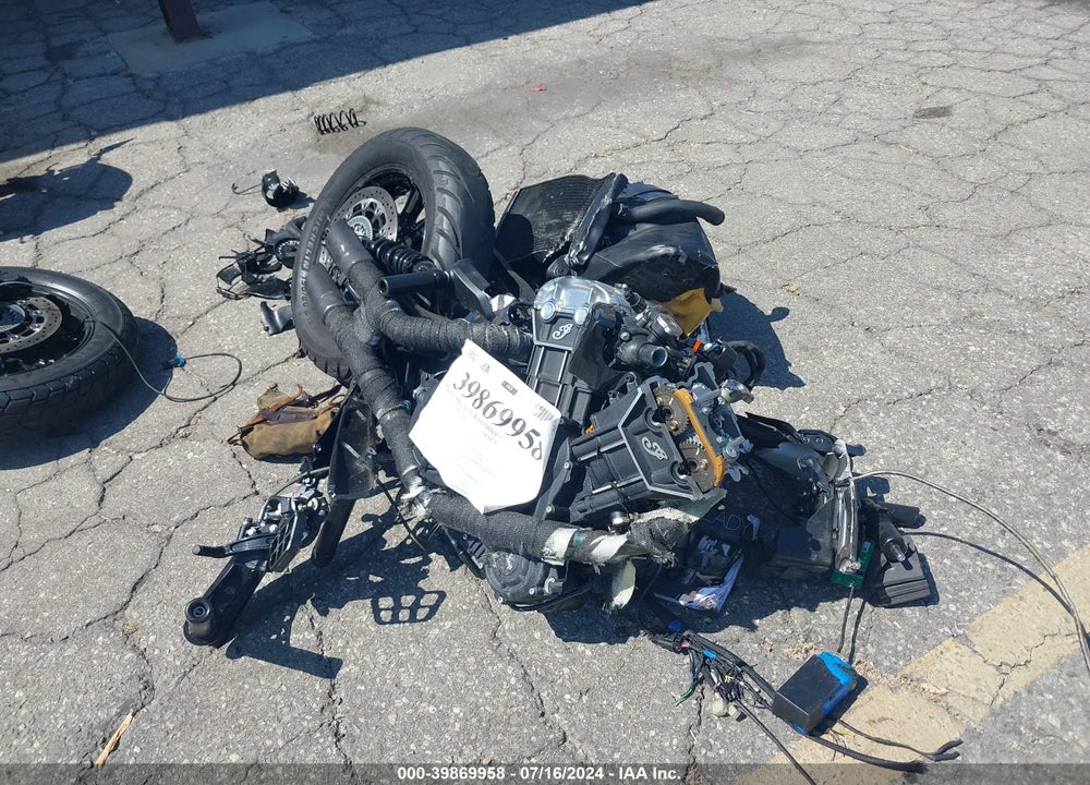 2023 INDIAN MOTORCYCLE CO. SCOUT BOBBER ABS VIN: 56KMTA002P3191745