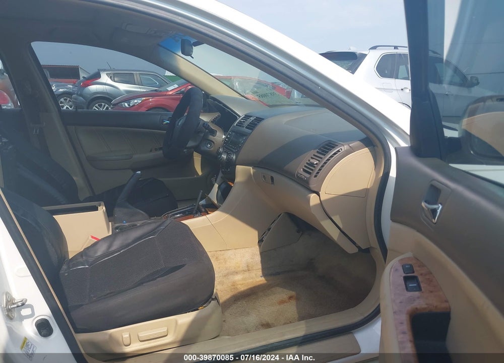 2005 HONDA ACCORD 3.0 EX VIN: 1HGCM66515A043109