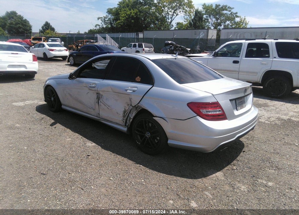 2013 MERCEDES-BENZ C 300 LUXURY 4MATIC/SPORT 4MATIC VIN: WDDGF8AB0DR287651