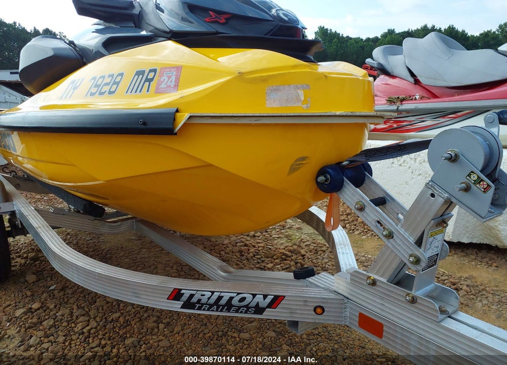 2021 SEADOO RXP-300 VIN: YDV56669B121