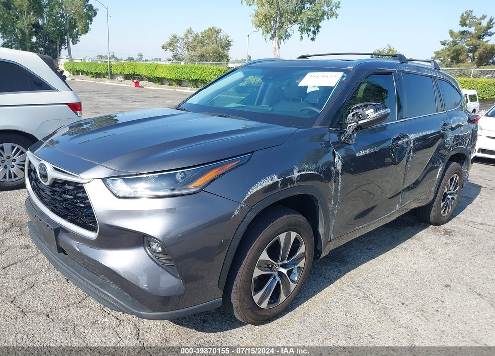 2021 TOYOTA HIGHLANDER XLE VIN: 5TDHZRAH6MS535449